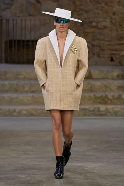 Look 1